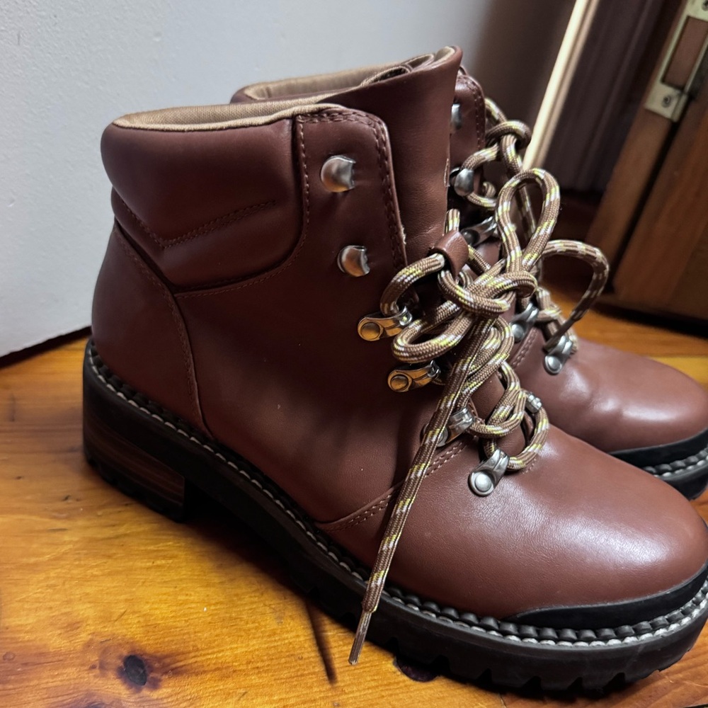 Universal threads gently used boots